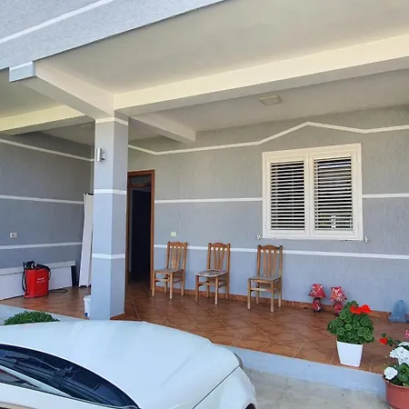 Деревянный коттедж For Rents Kamez